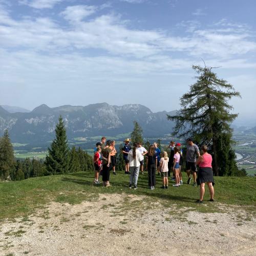 Gruppenfoto der 2c mit Aussicht