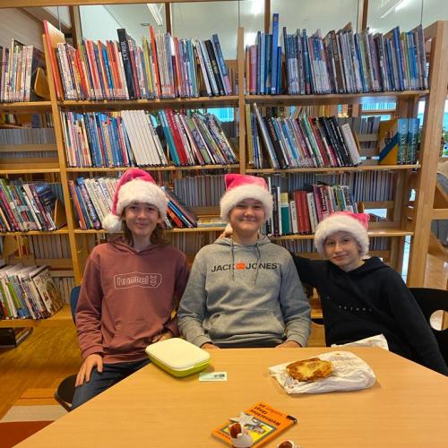 Weihnachten in Bücherei