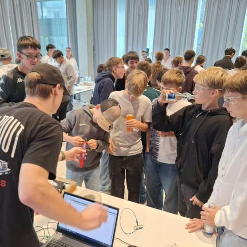 Berufsorientierung: Besuch bei Novartis