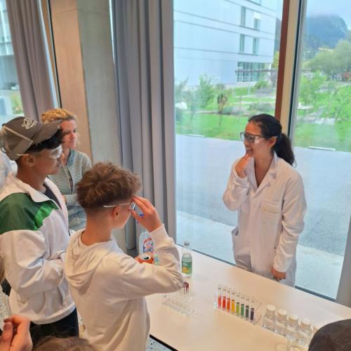 Berufsorientierung: Besuch bei Novartis