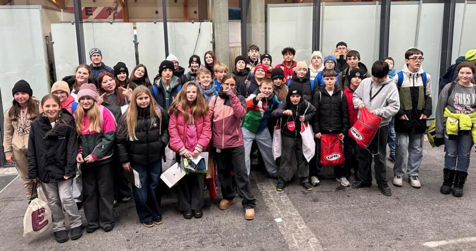 Gruppenfoto vorm Messegelände der Visio 2025