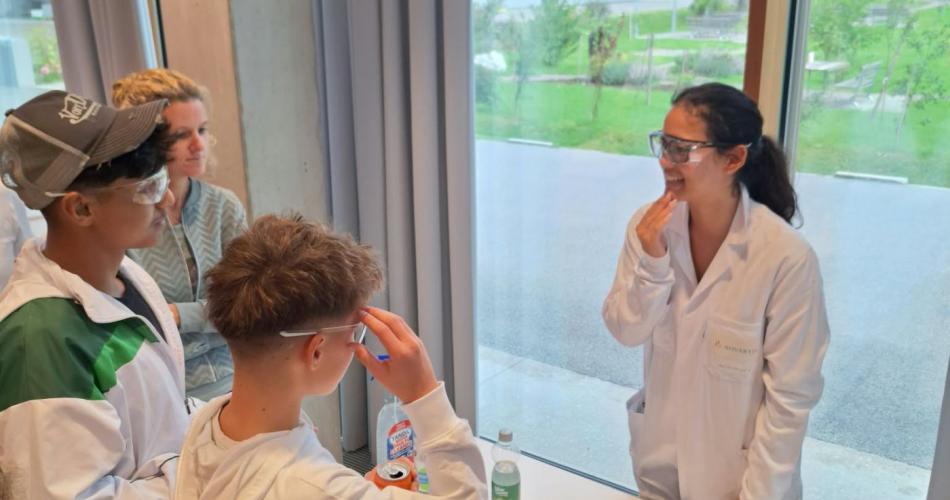 Berufsorientierung: Besuch bei Novartis